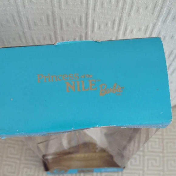 Barbie Princess of the Nile in White and Gold - Picture 11 of 12